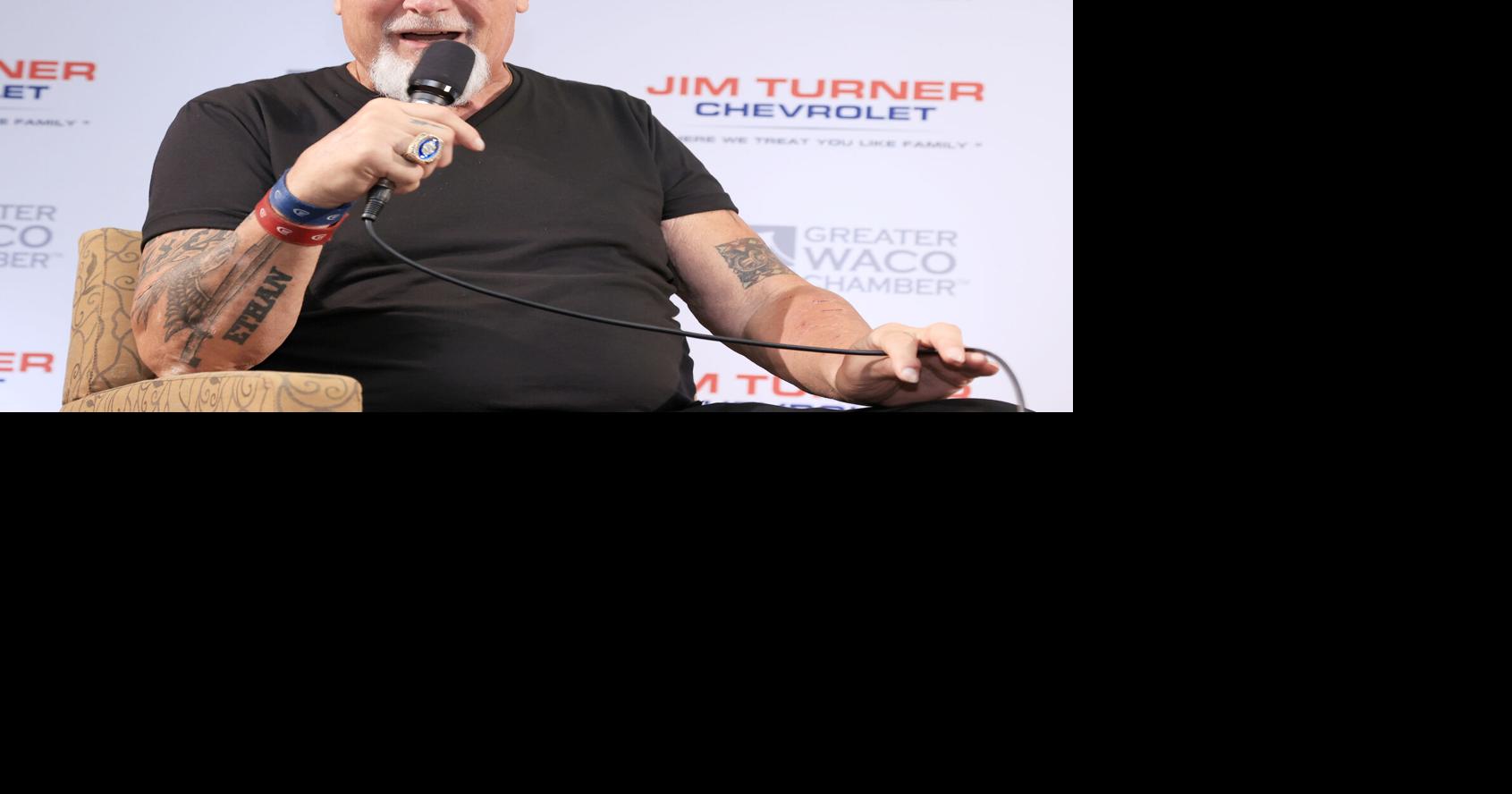 Cowboys legend Randy White delivers belly laughs at Kickoff Luncheon
