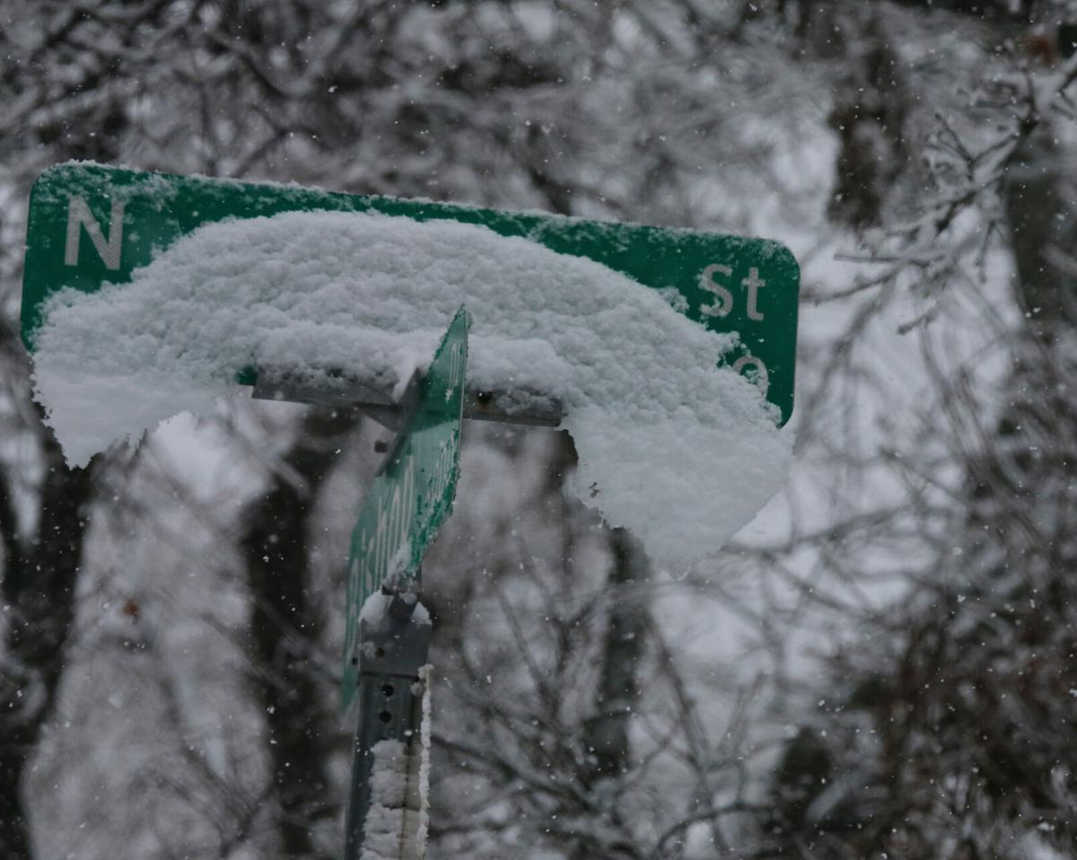 Waco gets heaviest snow in decades as schools, Cameron Park close