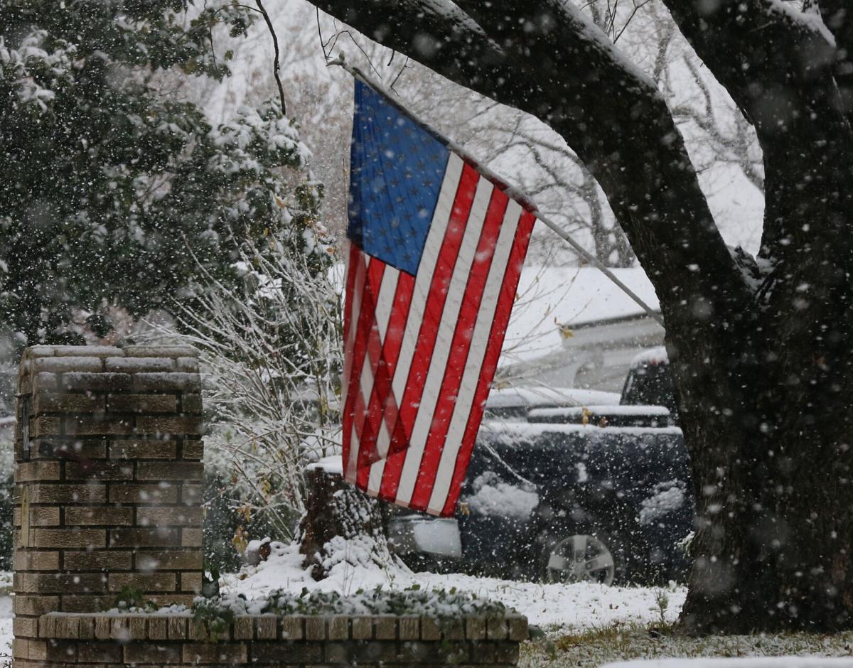 Waco gets heaviest snow in decades as schools, Cameron Park close