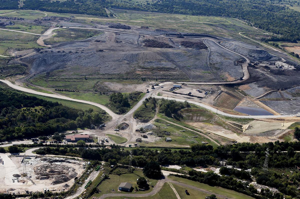 Landfill opponents push back against city on multiple fronts