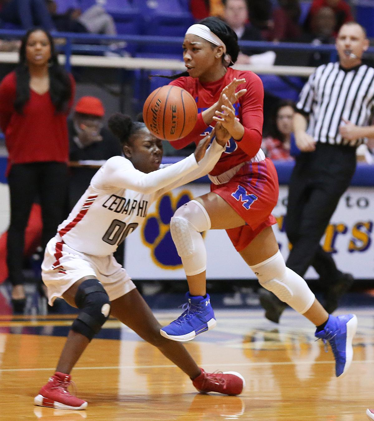 Cedar Hill Stuns No 11 Midway 70 50 Bouncing Pantherettes From