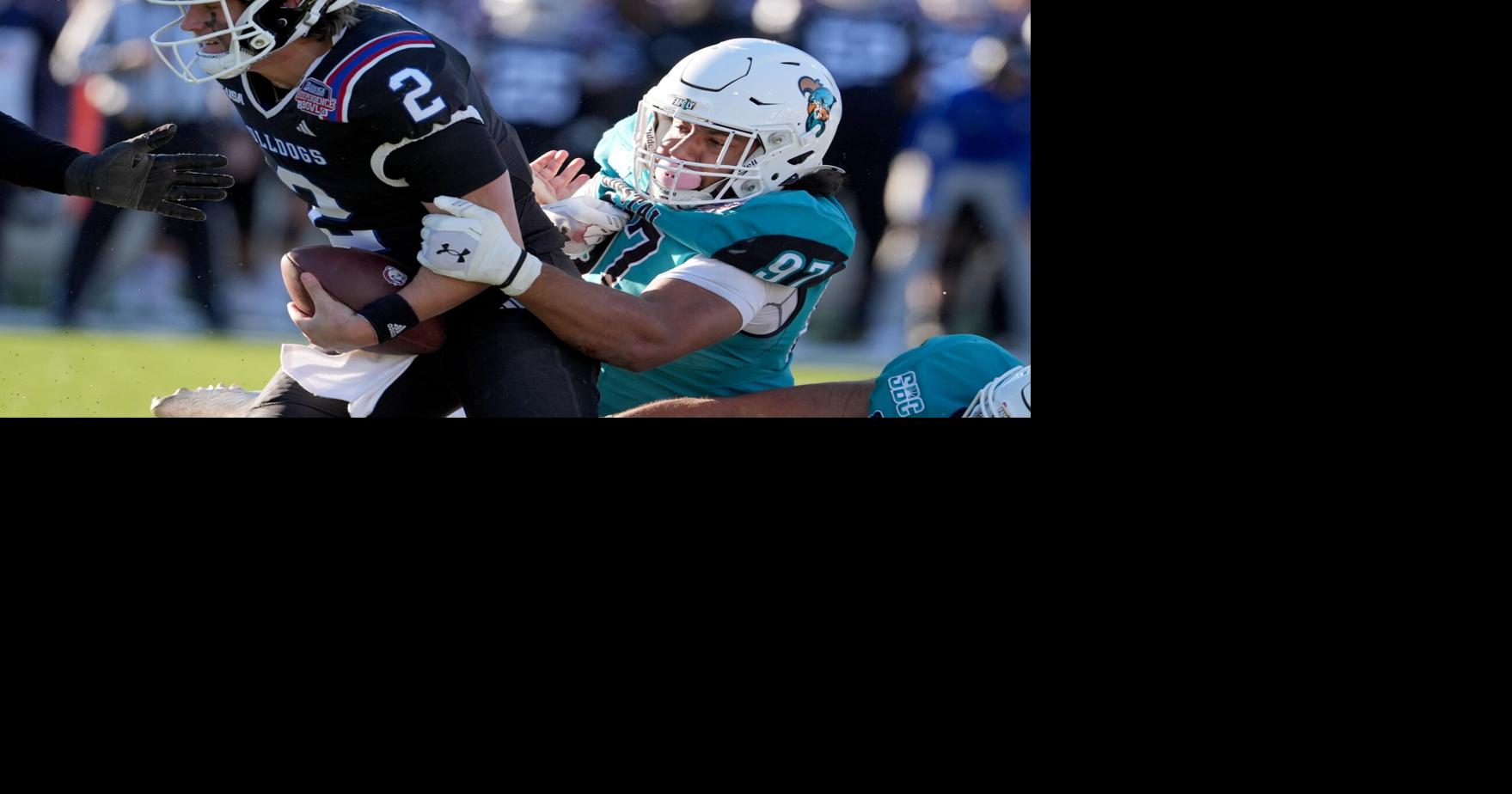Coastal Carolina D-lineman Jordan Mack commits to Baylor