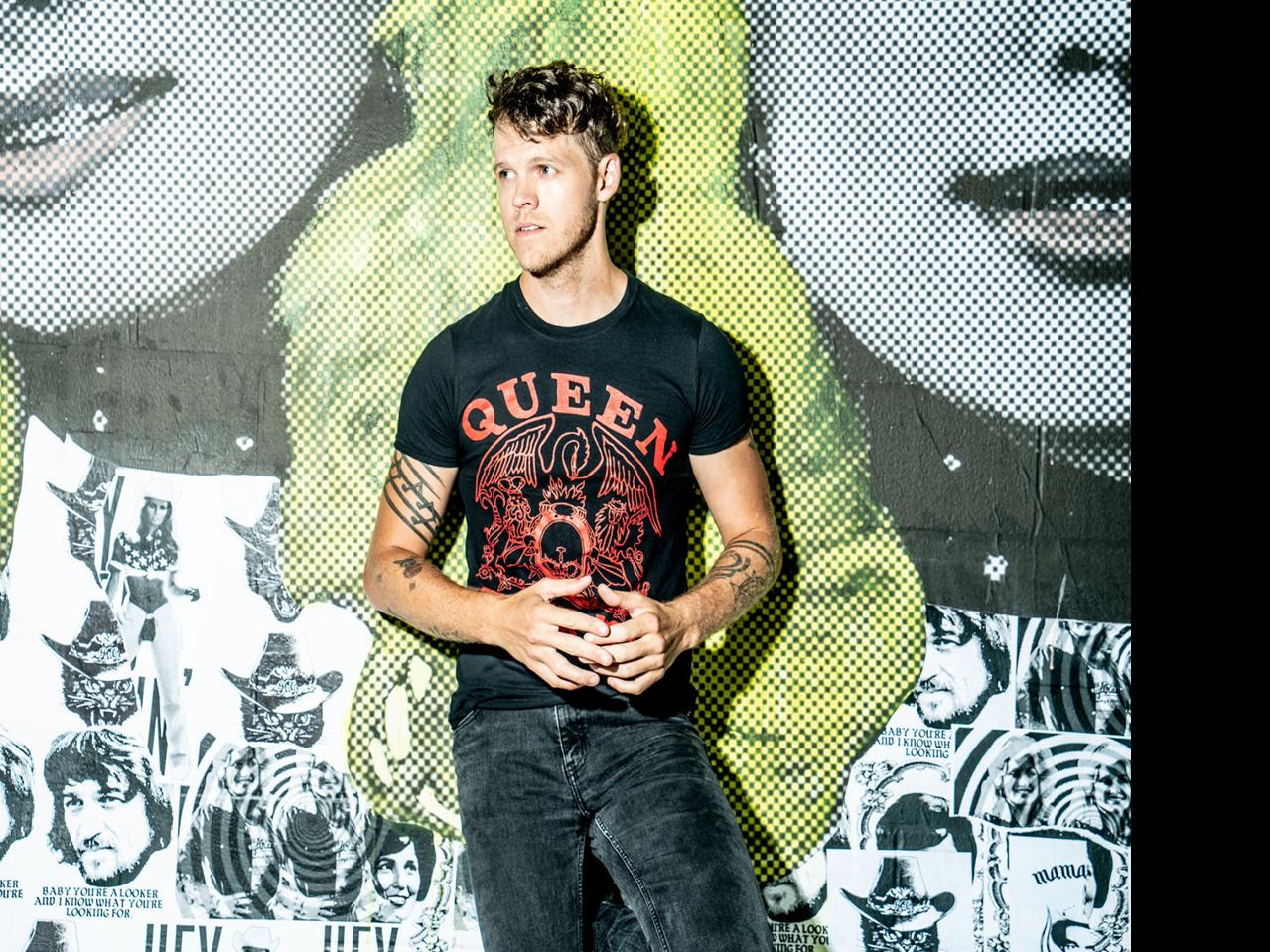 Country Performer Sam Riggs Finds Energy In Walking The Lines