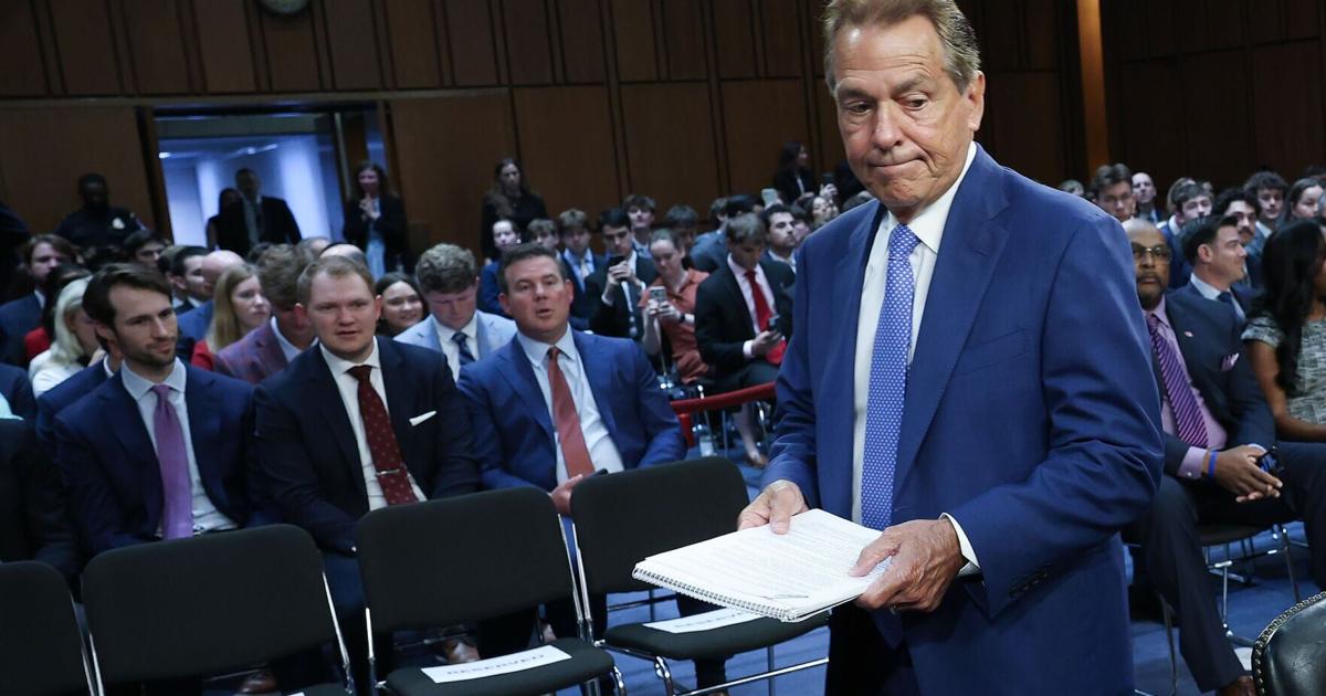Trump backs Senate's version of college athletics bill