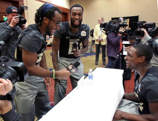 Baylor Bears put on black and gold for Fiesta Bowl showdown