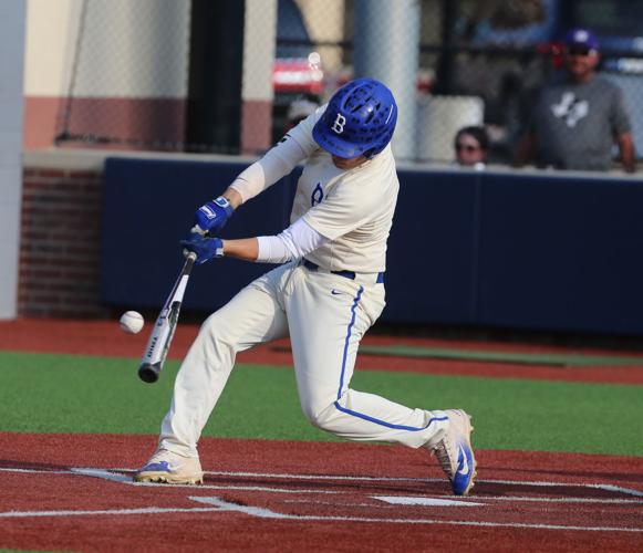 Opportunistic Windthorst knocks off Bosqueville in Game 1, 64