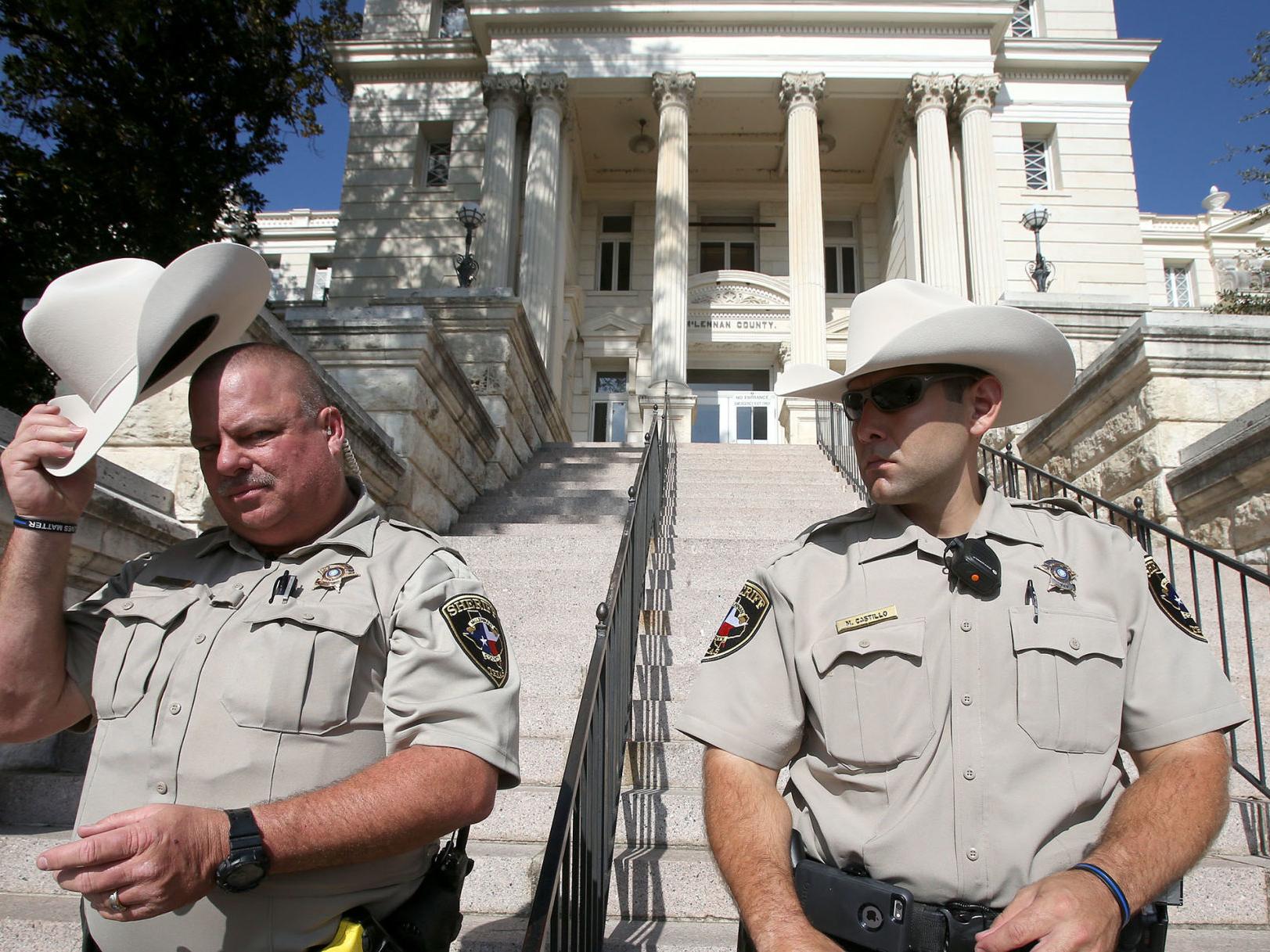 Sheriff Tops Off Deputies With New Cowboy Hats Government Wacotrib Com