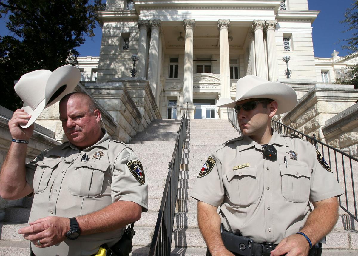 Sheriff Tops Off Deputies With New Cowboy Hats Government Wacotrib Com
