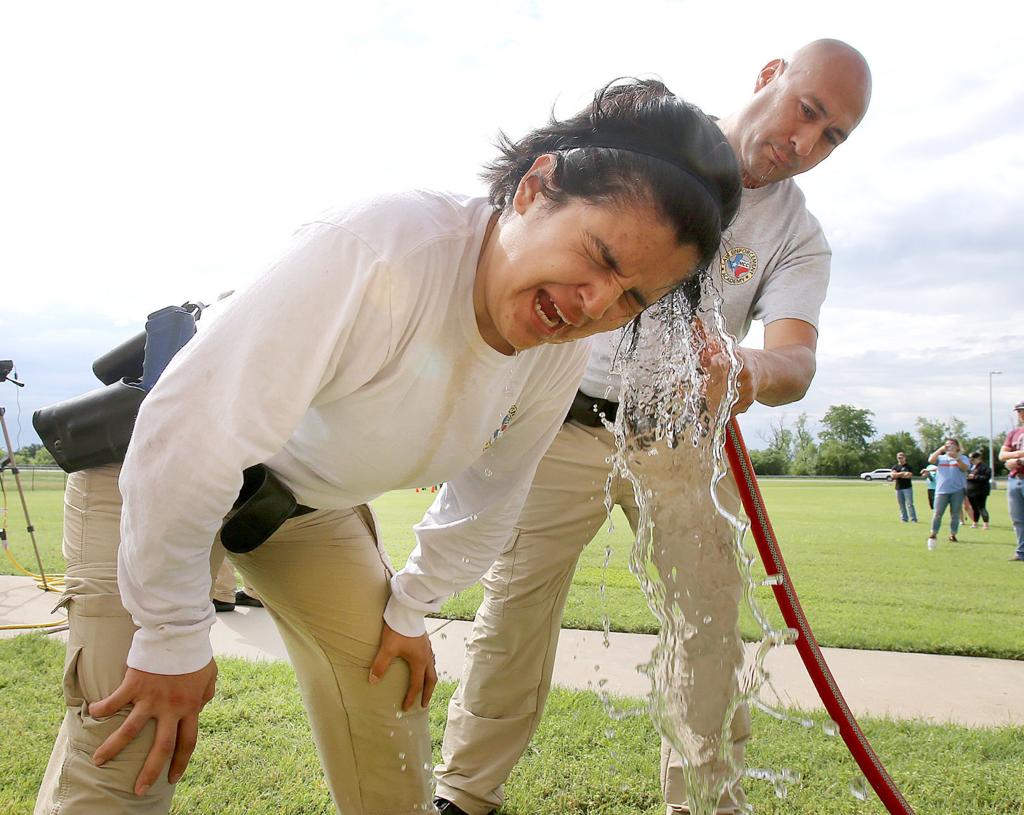Recruits Undergo Pepper Spray Training In Police Academy Education Wacotrib Com