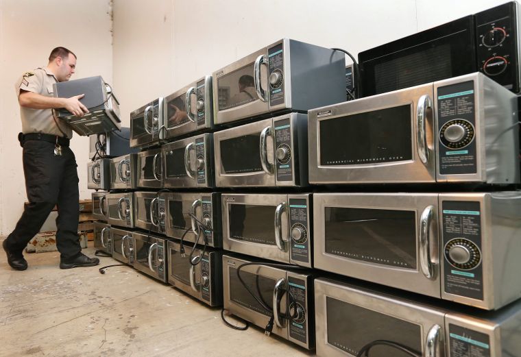 Jail microwave purge left holes in cell walls McLennan County