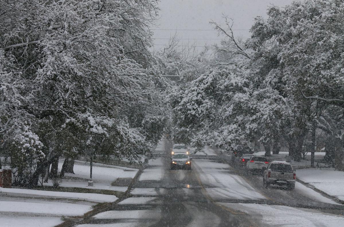 Waco gets heaviest snow in decades as schools, Cameron Park close