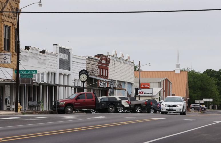 Effort to curb power of Valley Mills mayor stalls