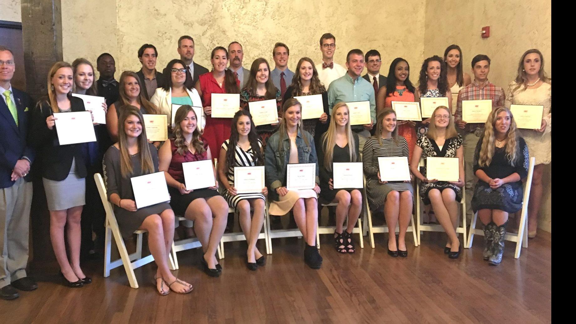 Hot Fair Rodeo Gives Scholarships Local News Wacotrib Com