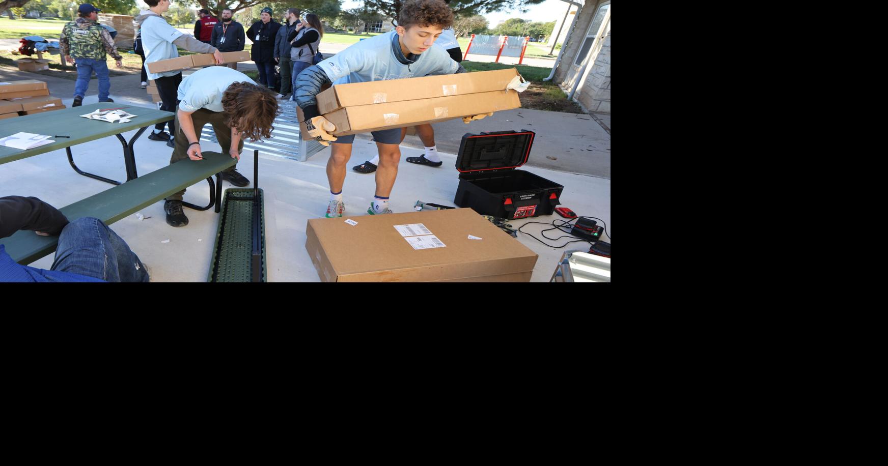Waco Lowe #39 s Rapoport Academy team up for community projects