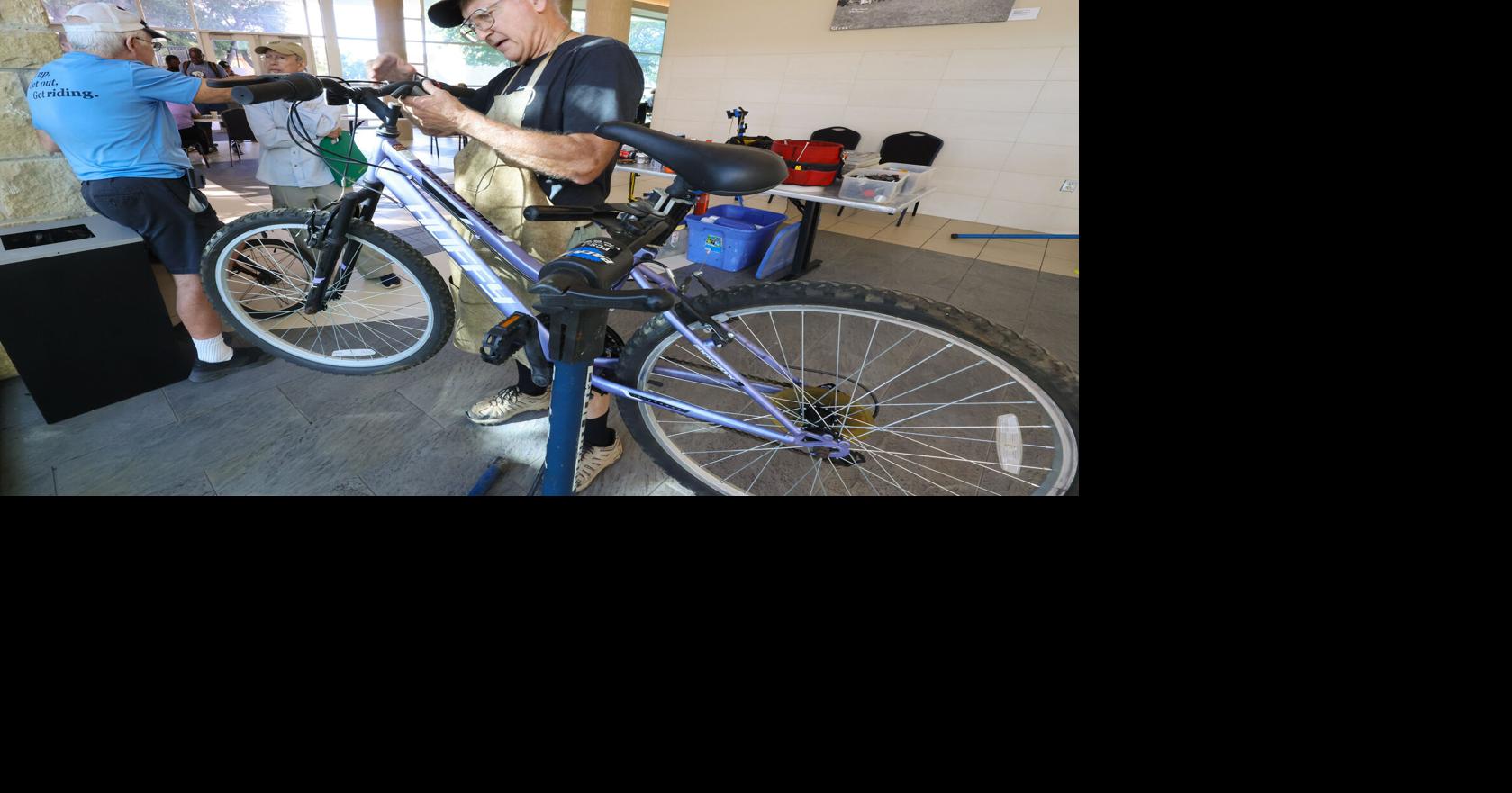 Waco Bicycle Club repairs bicycles for the homeless and the community