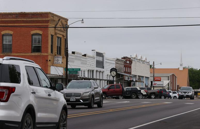 Effort to curb power of Valley Mills mayor stalls