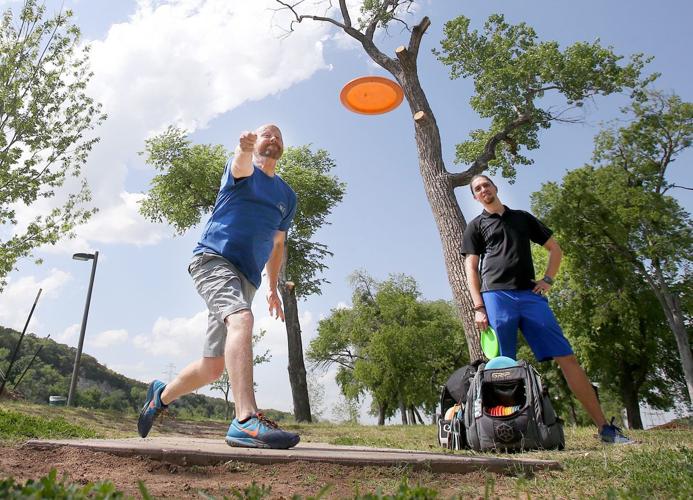 Waco club attracts state disc golf championships