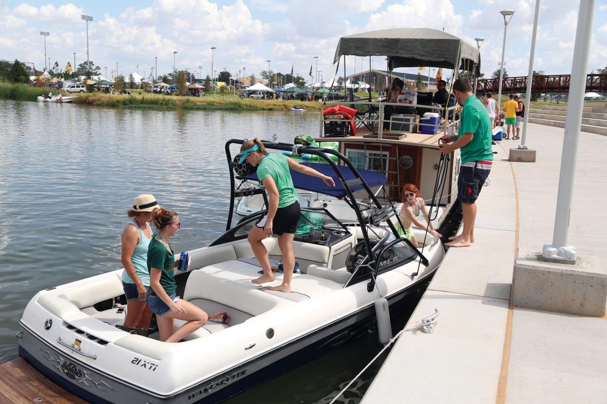 Sailgating.jpg