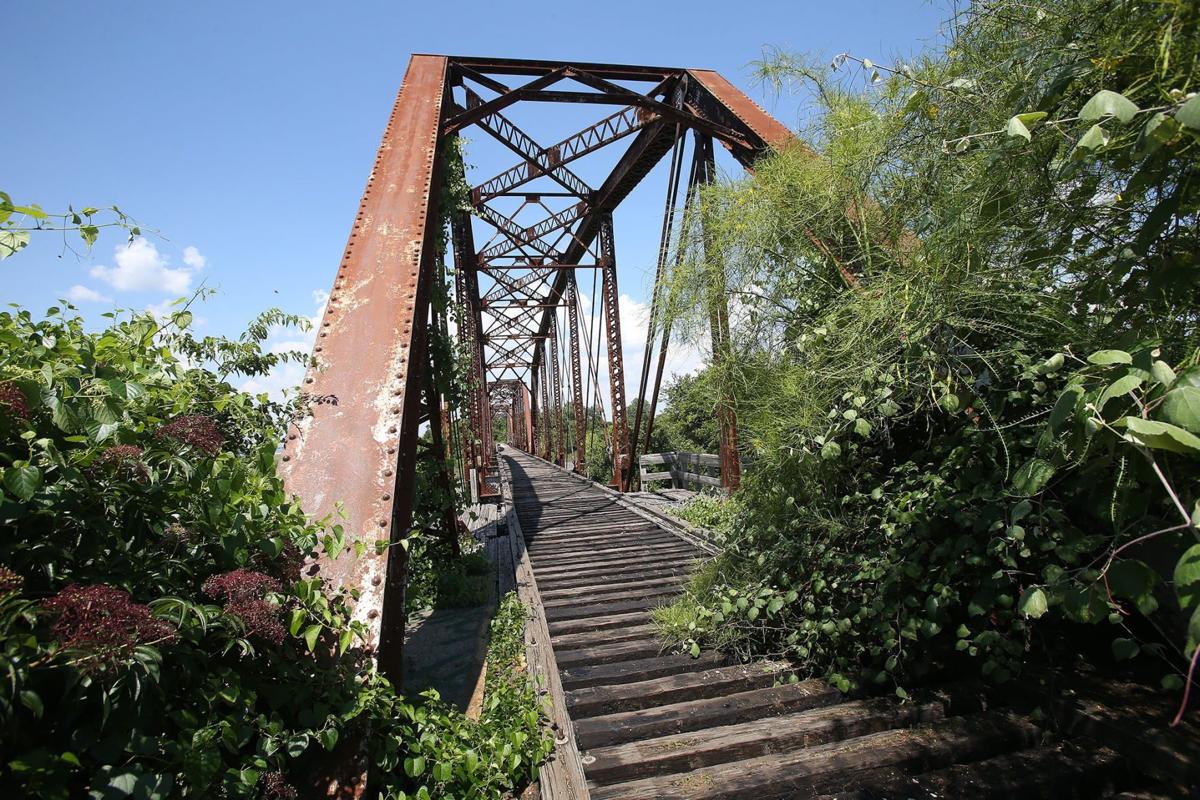 Waco developer to donate Cotton Belt railroad bridge, land for Brazos