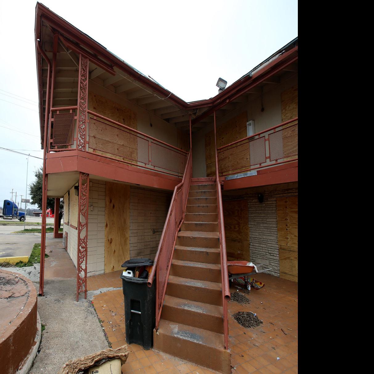 Last Astro Motel Residents Evicted To Make Room For I 35 Business News Wacotrib Com