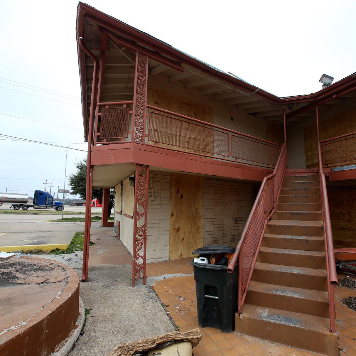 Last Astro Motel Residents Evicted To Make Room For I 35 Business News Wacotrib Com Last Astro Motel Residents Evicted To Make Room For I 35 Business News Wacotrib Com