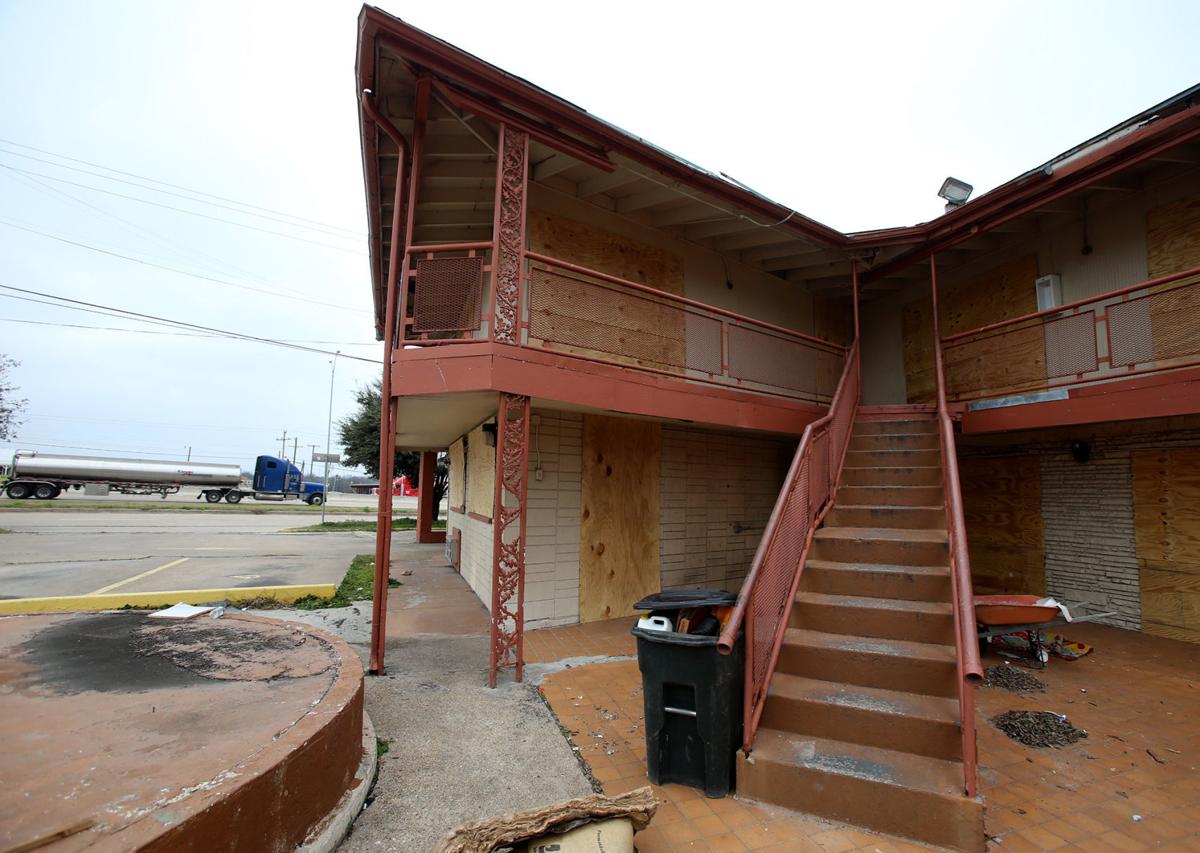 Last Astro Motel Residents Evicted To Make Room For I 35