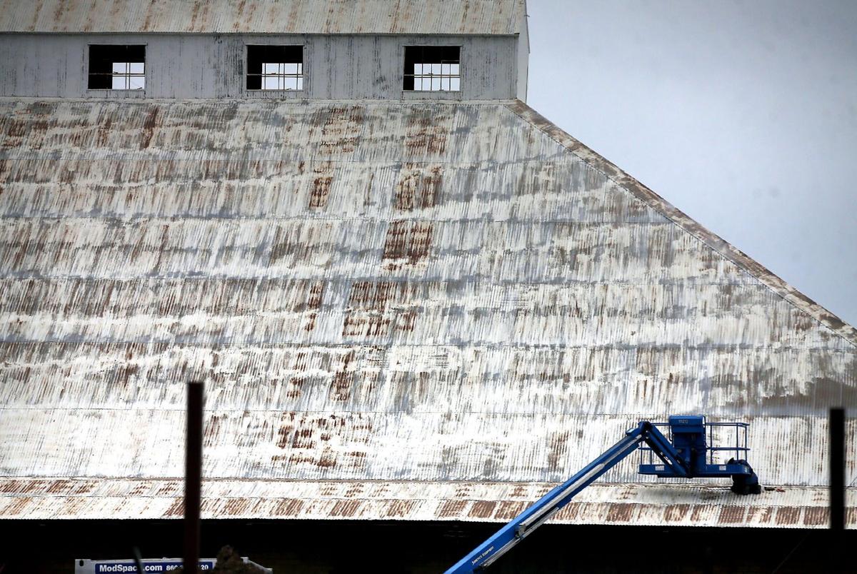 HGTV ‘Fixer Upper’ stars see downtown Waco silo project take shape Business