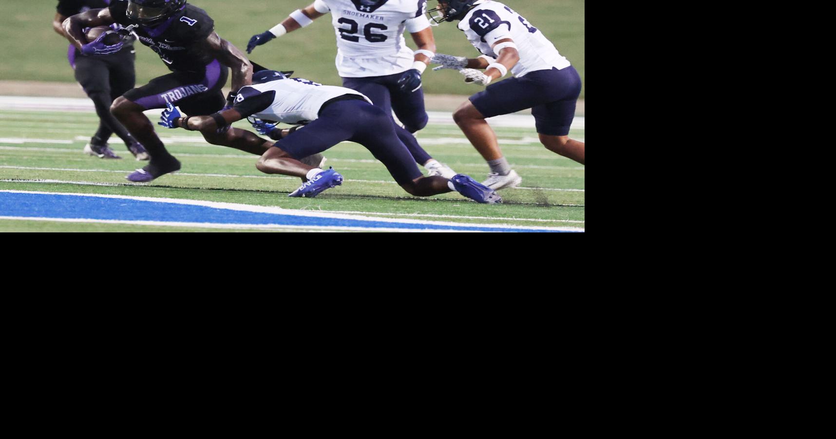 Shoemaker outpaces University 47-28 after halftime surge
