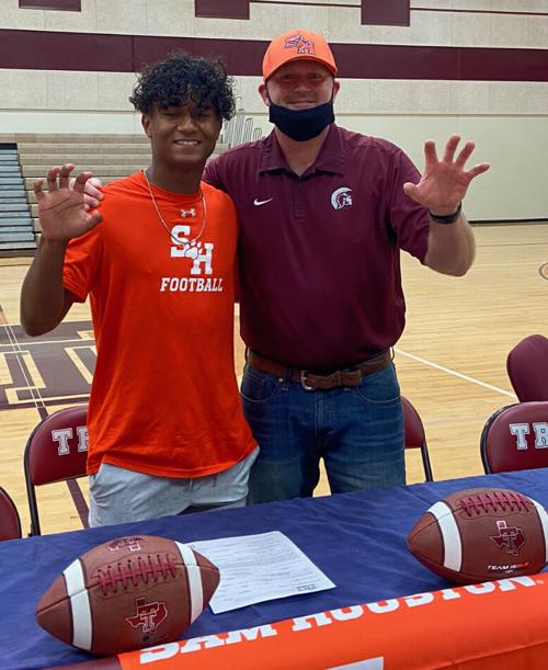 Zach Hrbacek signing