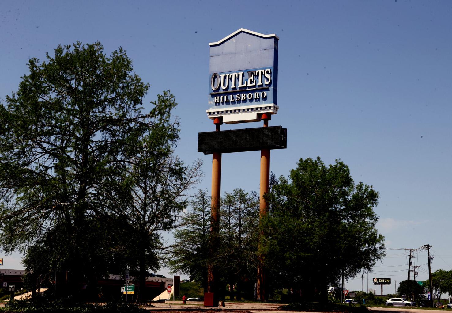 Hillsboro, Texas, outlet mall going out with 'Mallmageddon'