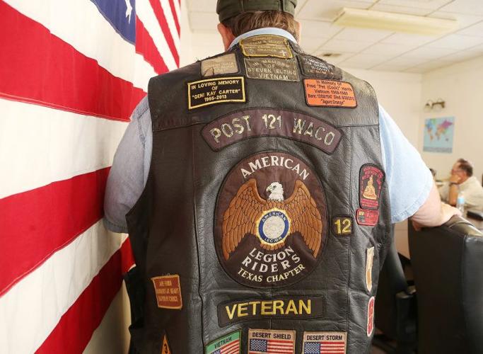 Vtg American Veterans Leather Biker Motorcycle Vest Rangers Airborne Sz 48  Army