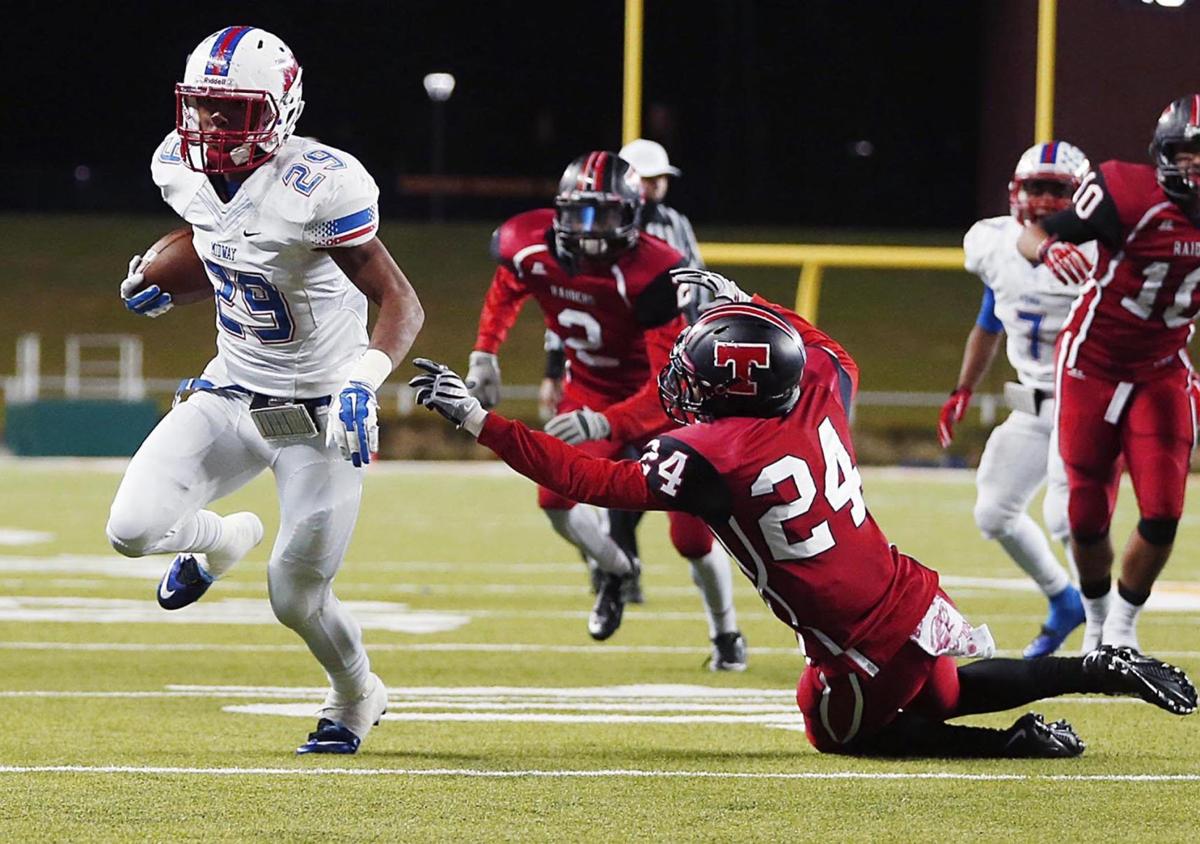 Midway Throttles Tyler Lee In 1st Half Cruises Into Area 76 47