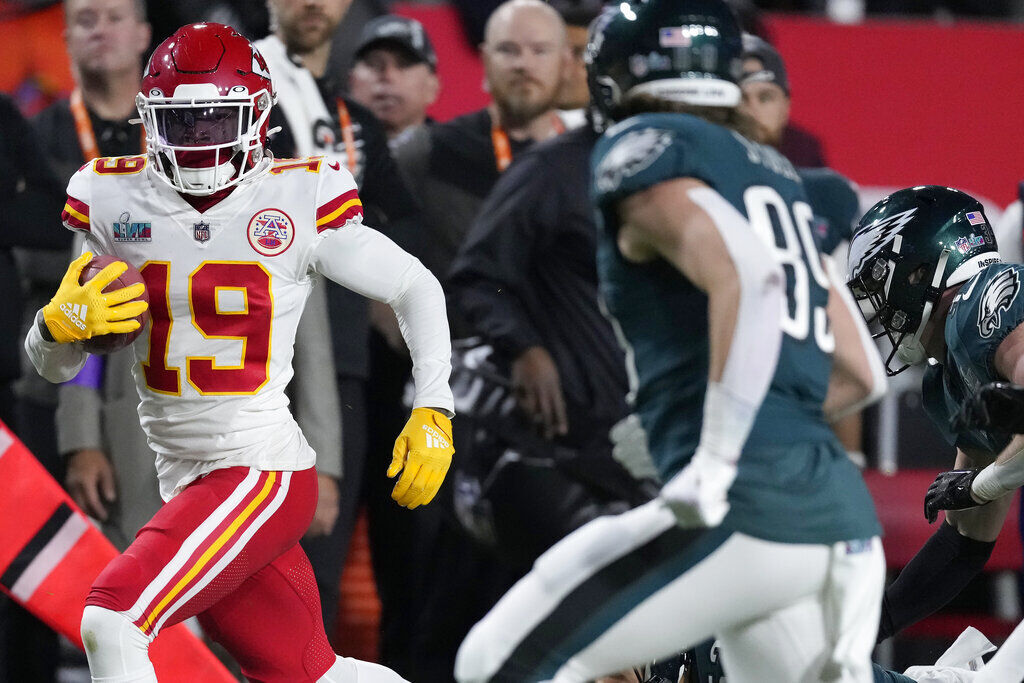 Eagles, Chiefs Kickoff Super Bowl 57 in Historic Fashion – NBC 6