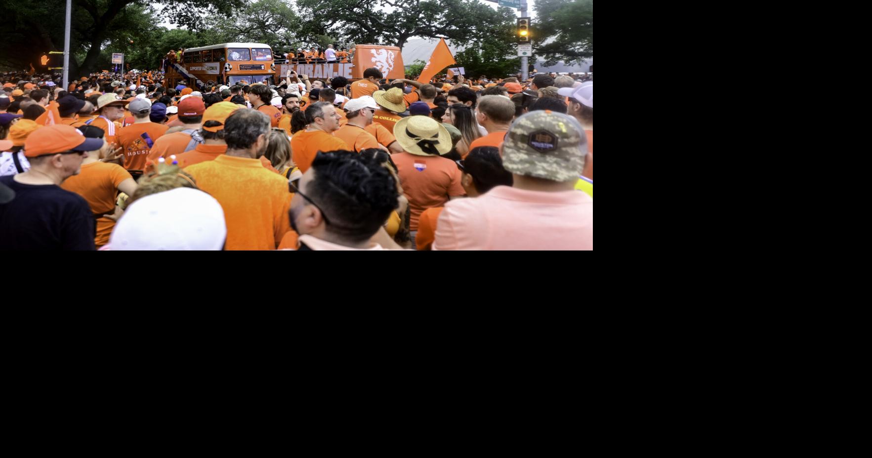 Netherlands fans turn the streets 'Oranje' on World Cup tour through Texas