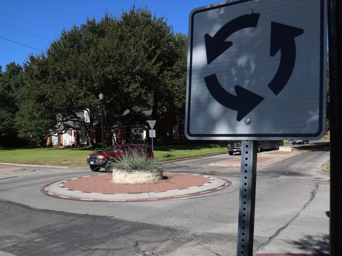 Transportation officials again looking to traffic circles despite poor