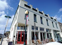 Screen Door Inn: A restored treasure in Clifton