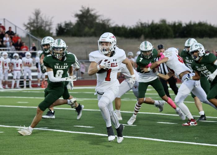 Horn, Axtell won't be cornered as Longhorns weather strong Valley Mills