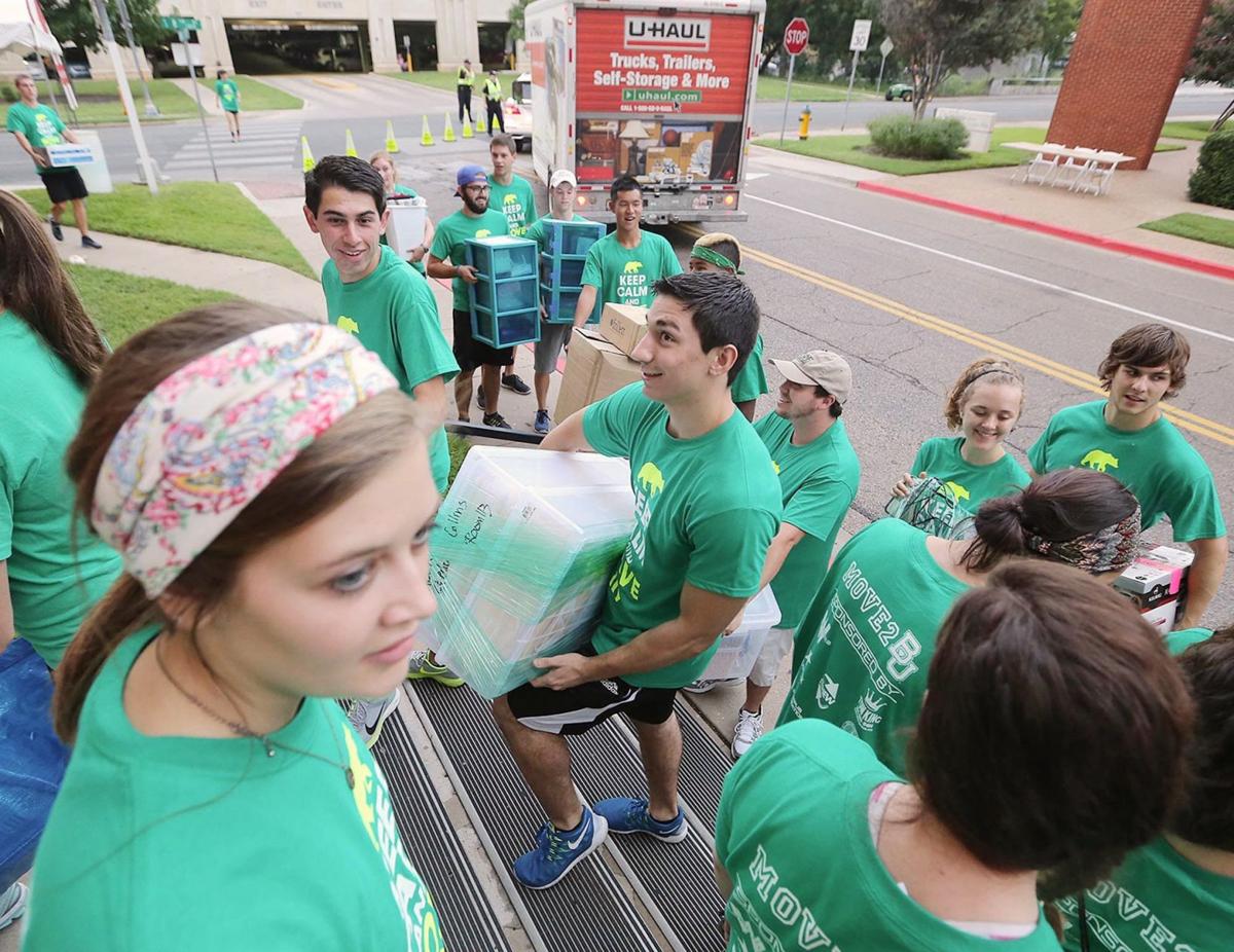 Baylor movein day goes smoothly, despite record freshman class