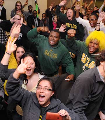 Baylor's Robert Griffin III wins Heisman Trophy