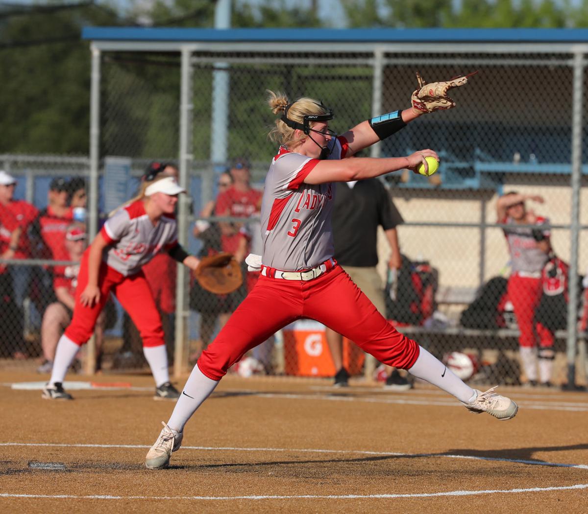 Axtell's Reed heads up 16 Centex allstate softball performers