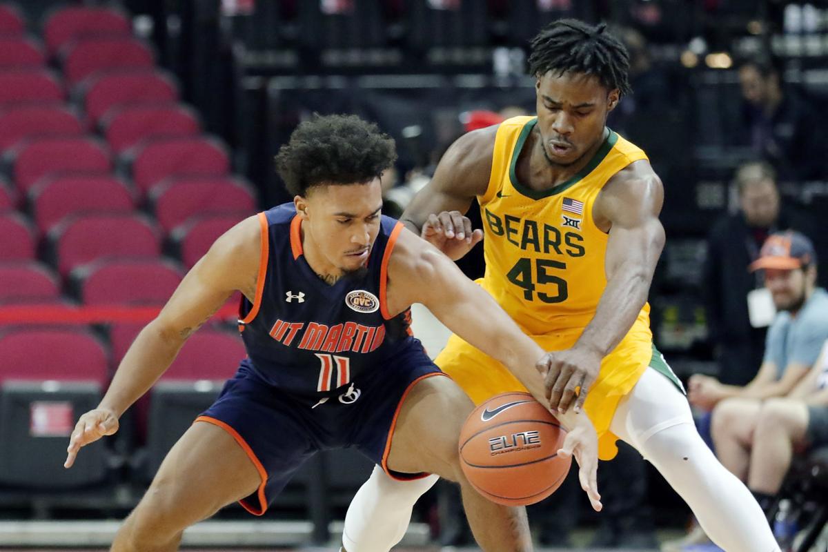 Mitchell Guides Baylor Men To 91 63 Romp Over Skyhawks In Houston