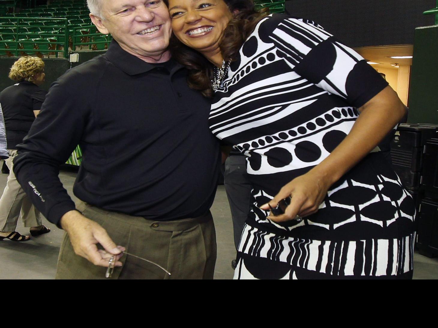 Espn Analyst Scopes Out Entertaining And Fun Lady Bears Baylor