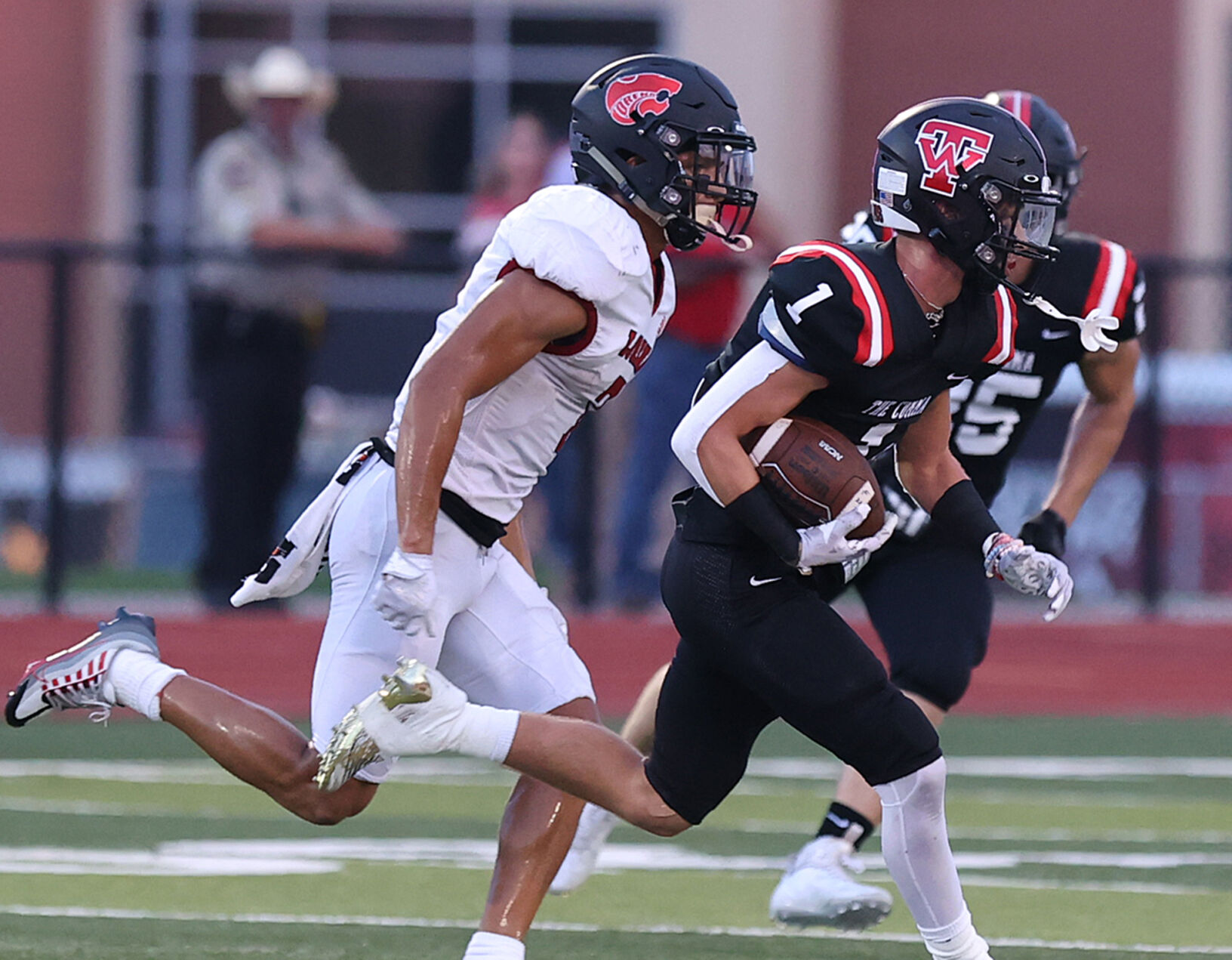 Fighting like Mom West's Paxton draws inspiration from mother's cancer