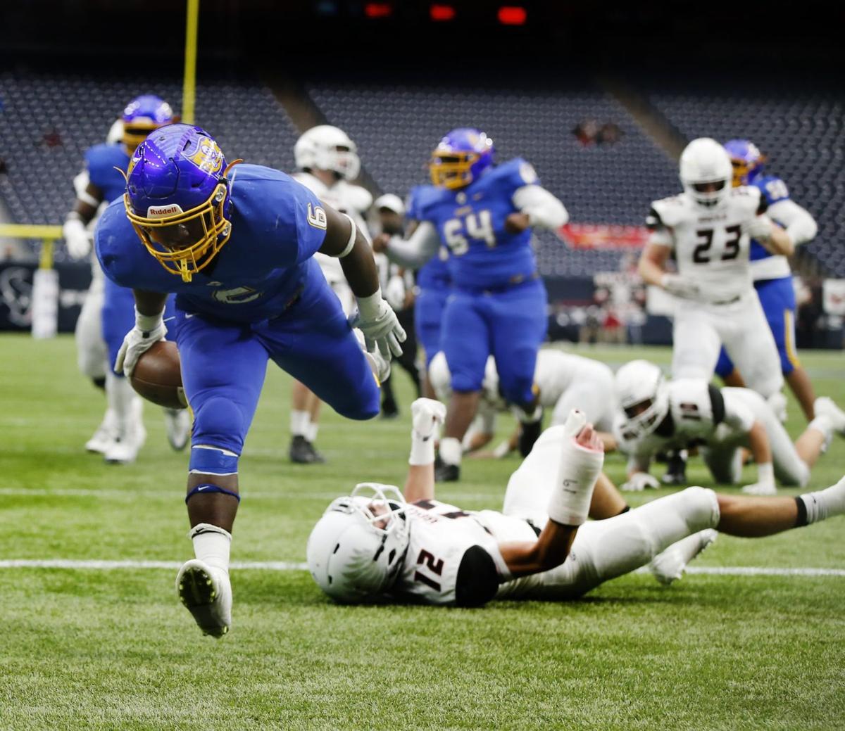 La Vega emerges with 1st state title after wild 2nd half, 3331