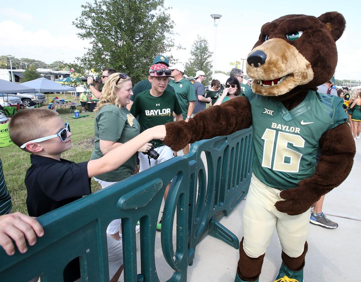 Baylor fans relish 2016 kickoff after facing scandal during offseason