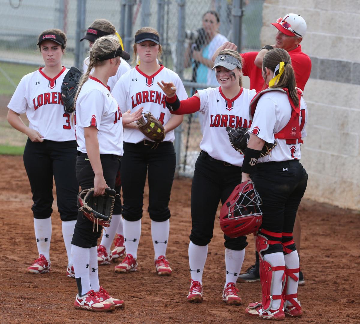 Drama Queens Central Texas softball teams stealing show with late
