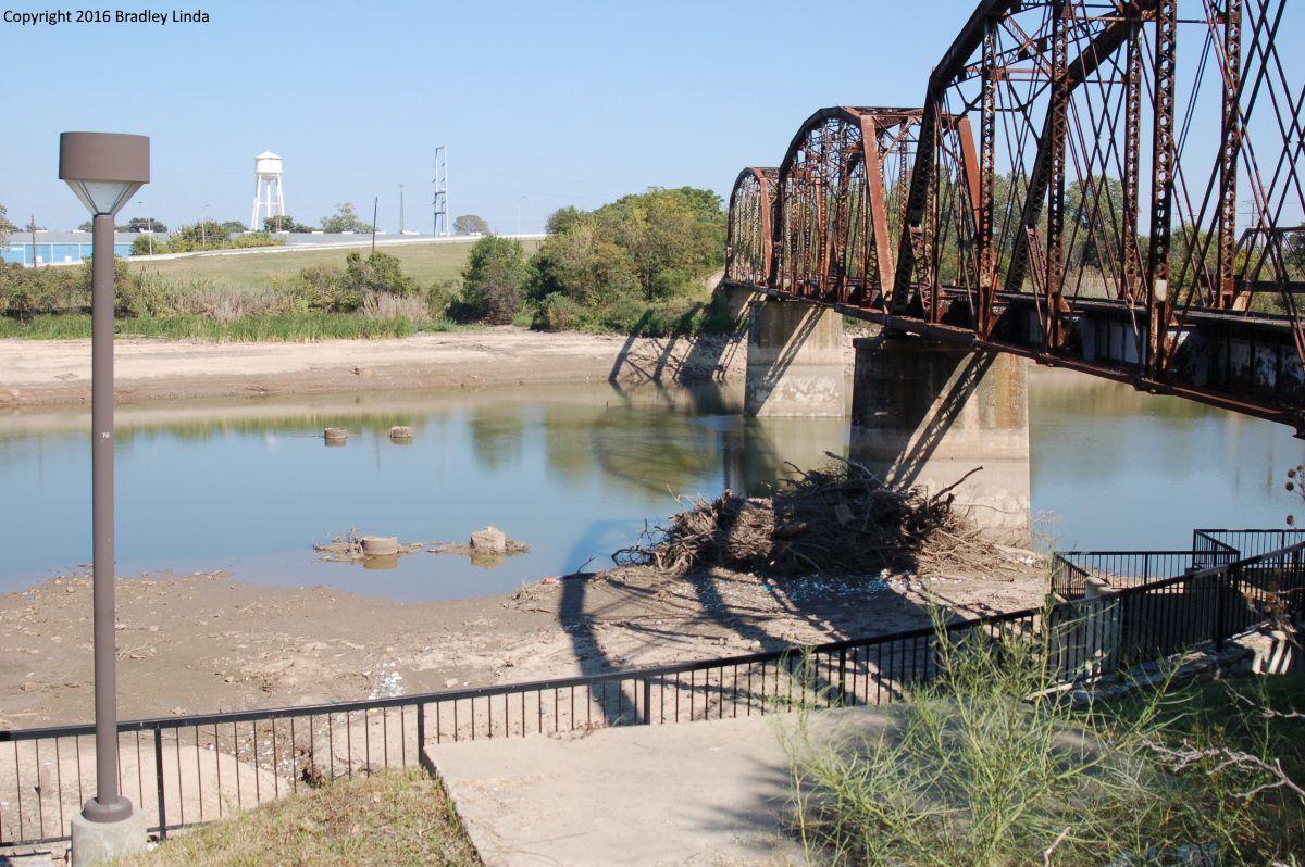 Waco developer to donate Cotton Belt railroad bridge, land for Brazos