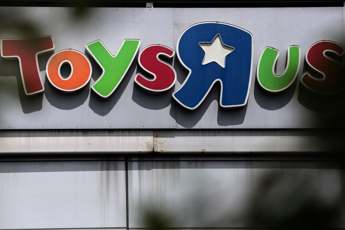 Toys R Us Comes Crawling Back Just In Time For The Holidays Trending