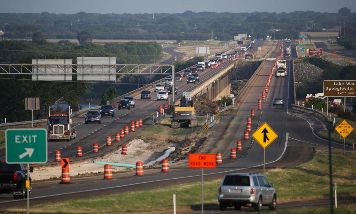 Highway department discusses plans for Twin Bridges Roads