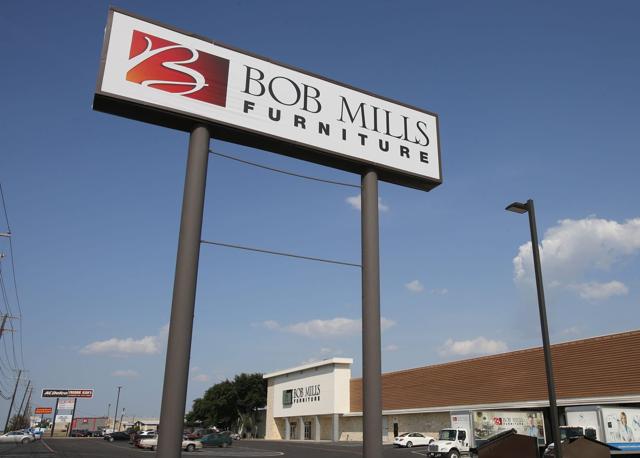 Former Waco employees sue Bob Mills Furniture | Business News